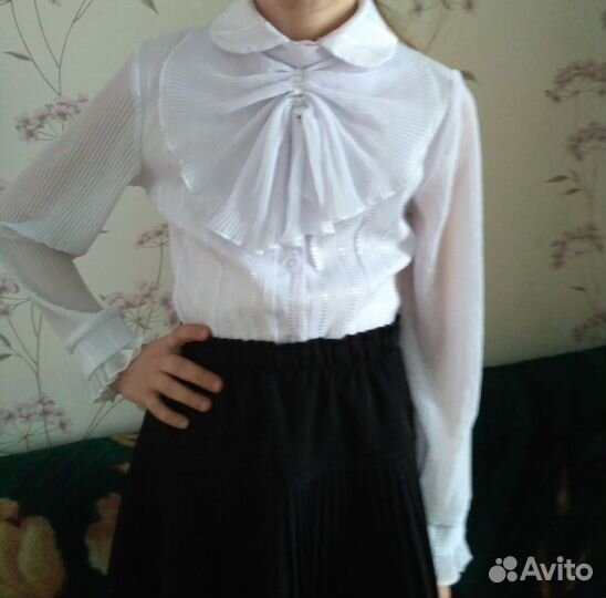 Белая блузка