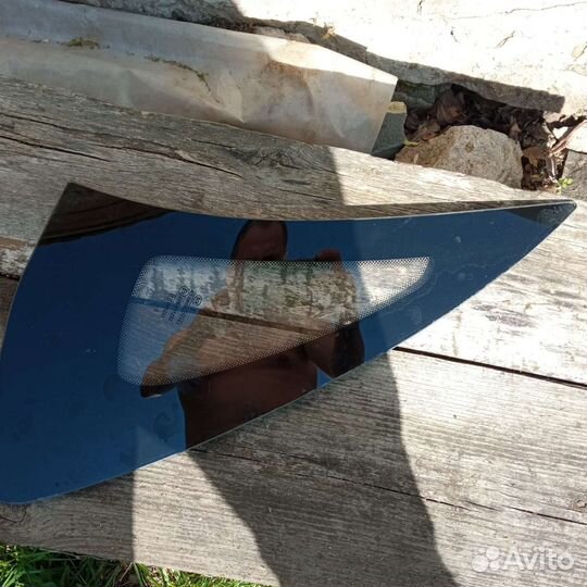 Стекло окна боковины Лада Гранта Стандарт