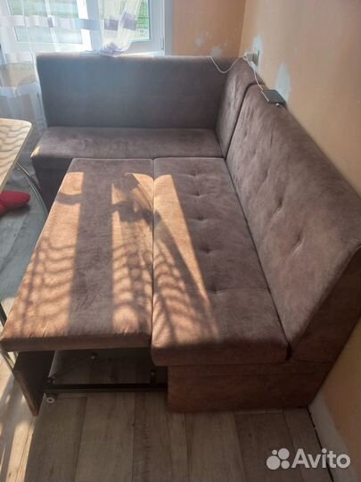 Кухонный угловой диван со спальным местом бу
