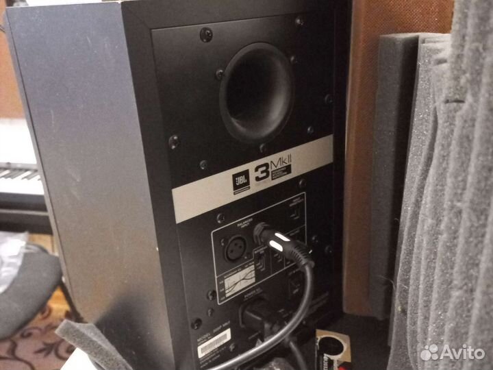 Студийные мониторы jbl 305