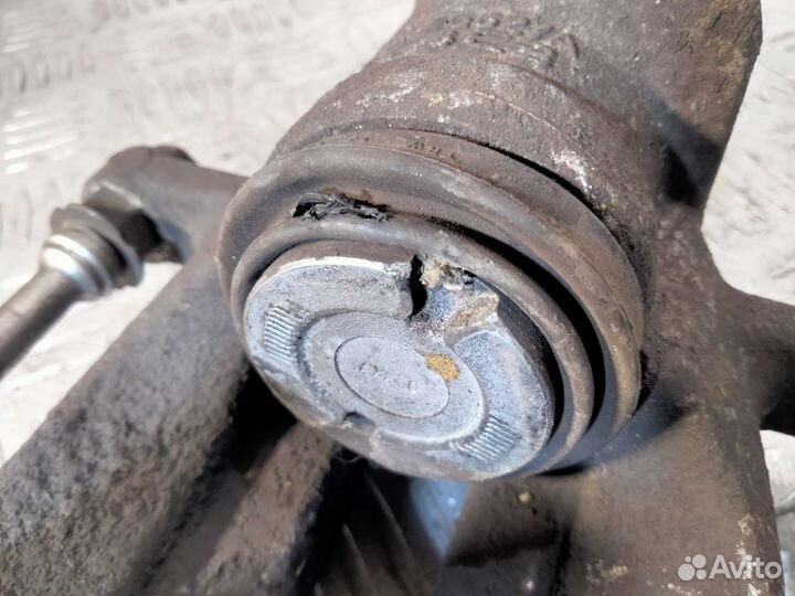 Суппорт задний левый Peugeot 3008