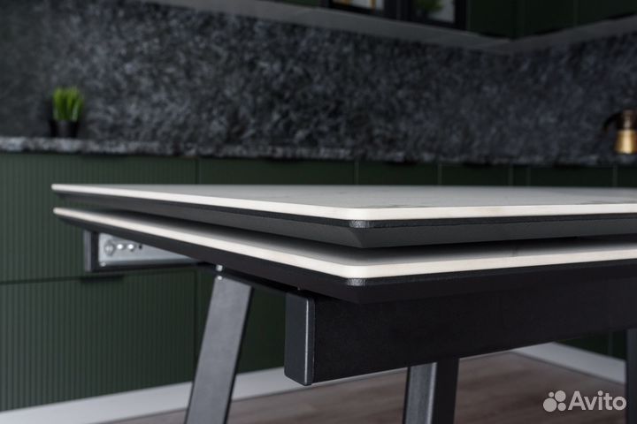 Стол из керамогранита раздвижной