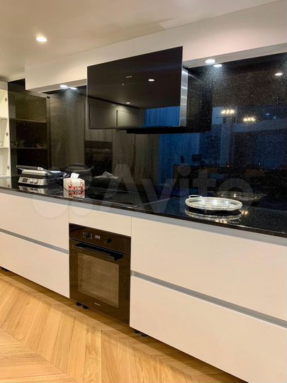 6-к. квартира, 303,8 м², 2/6 эт.