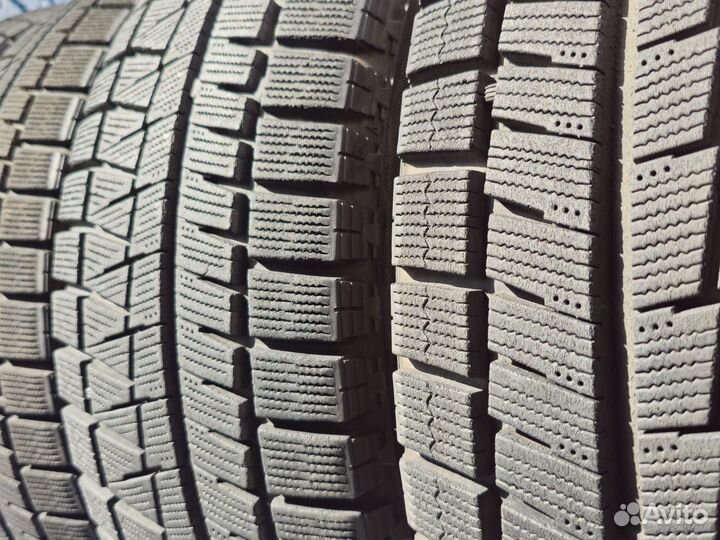 Bridgestone Blizzak Revo GZ 215/55 R17