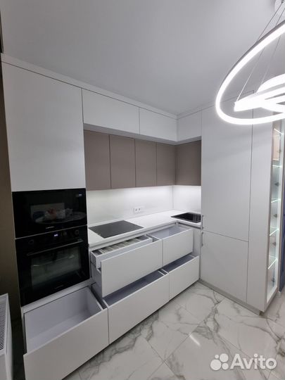 Кухня. Влагостойкая столешница