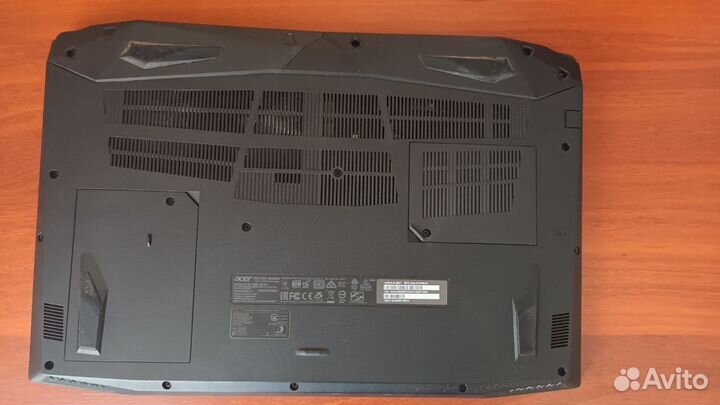 Acer Nitro 5 (i5-8300H; GTX 1050 4 GB; 12 GB RAM)