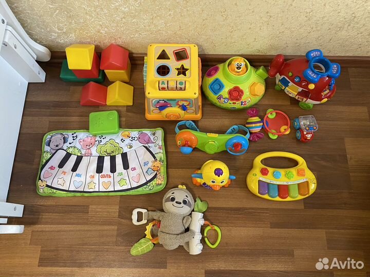 Разивающие игрушки пакетом