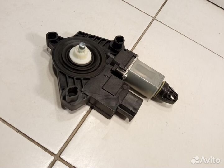 Моторчик стеклоподъемника BMW X3 G01