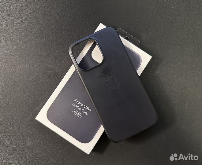 Клип-кейс Apple MagSafe iPhone 13 Pro