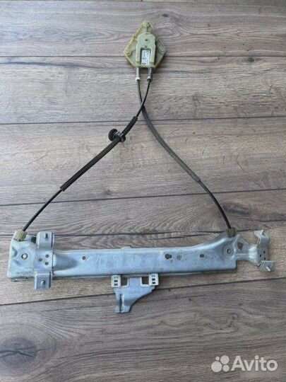Стеклоподъемник Renault Fluence 2.0