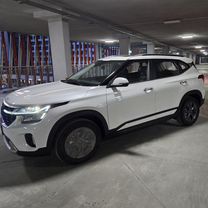 Kia Seltos 1.5 CVT, 2024, 42 км, с пробегом, цена 2 300 000 руб.