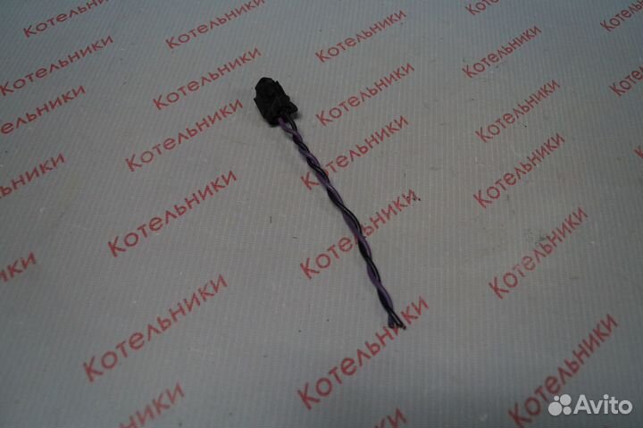 Nissan 21481-AV700 Разьем моторчика вентилятора