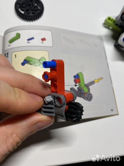 Lego technic 42102 трактор