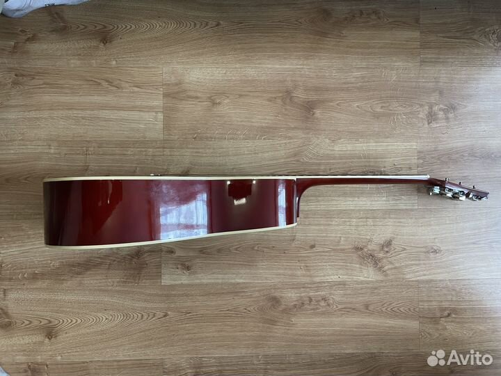 Акустическая гитара