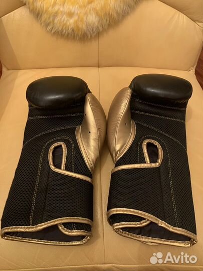 Боксерские перчатки clinch 14