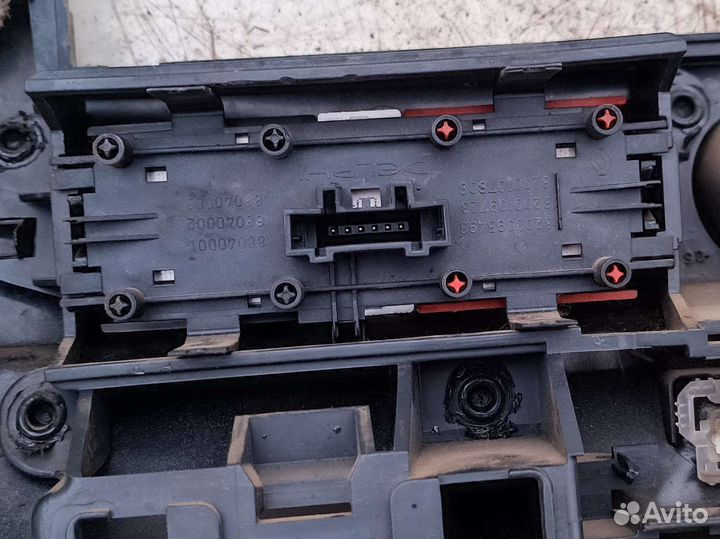 Кнопка аварийной остановки Рено Меган 2 2005 г