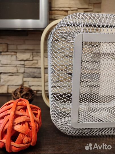 Корзина из металла с деревянной ручкой