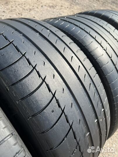 Michelin Pilot Sport 255/40 R20 и 295/35 R20 101Y