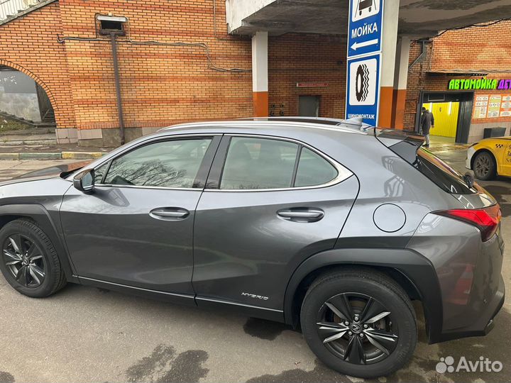 Lexus UX 2.0 CVT, 2019, 85 200 км