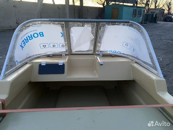 Лодка с мотором