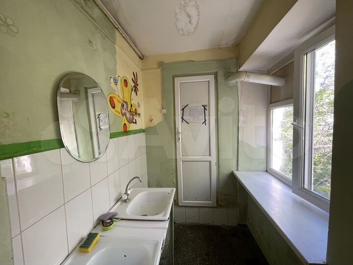 Комната 13,3 м² в > 9-к., 3/5 эт.