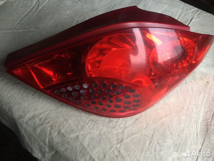 Задние фонари для пежо 207 2008 года