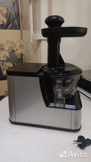 Соковыжималка шнековая Hotpoint-Ariston