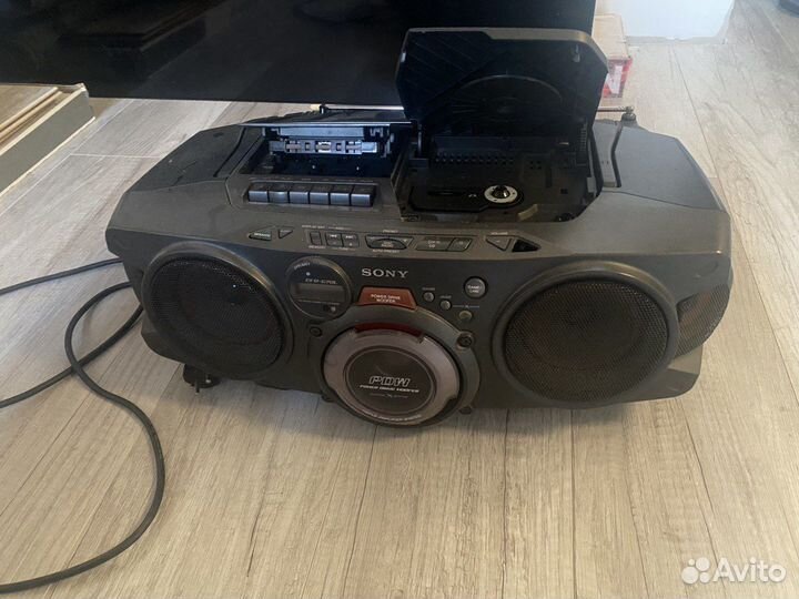 Бумбокс sony CFD-G70L