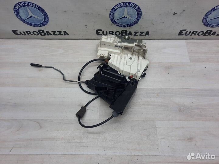 Замок двери передний левый Mercedes X164