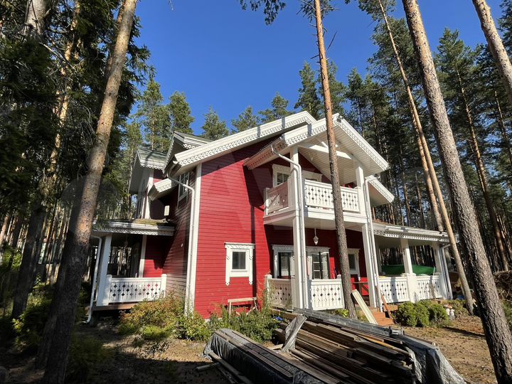 Дом 244,7 м² на участке 17,1 сот.