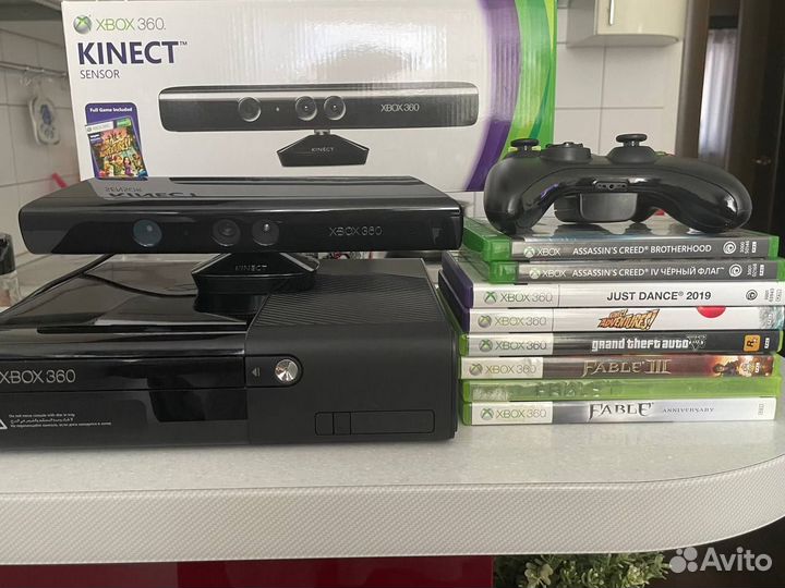 Xbox 360 с играми и кинектом