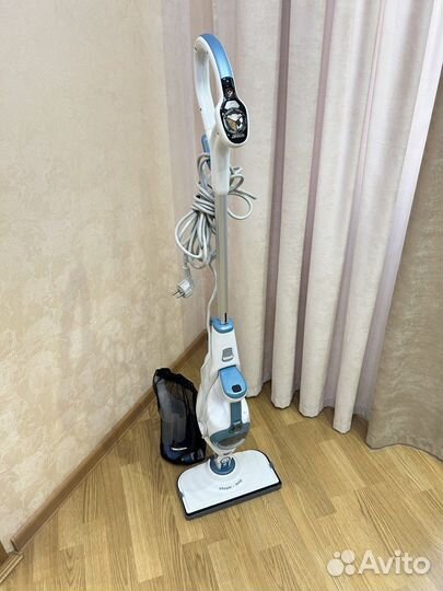Паровая швабра Black&Decker FSM1621R
