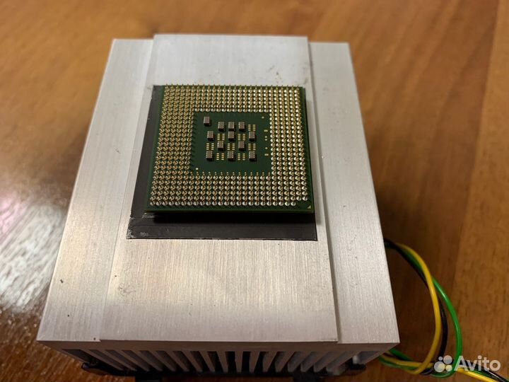 Intel Pentium 4 2,66 GHZ HT 512Kb с Кулером Intel