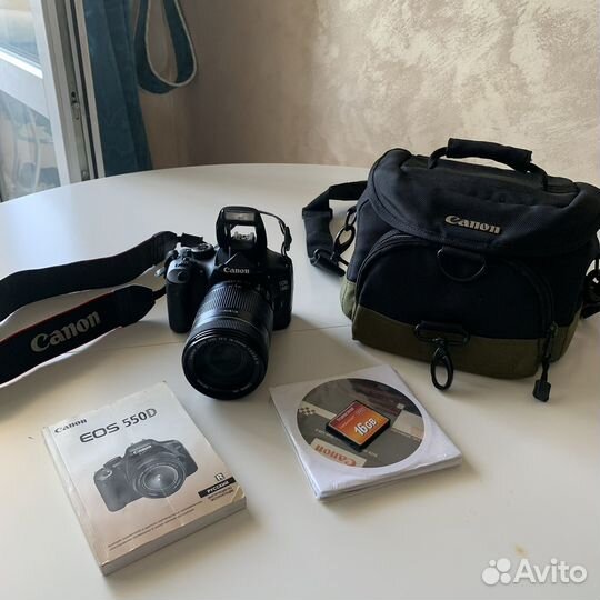 Зеркальный фотоаппарат Canon eos 550d