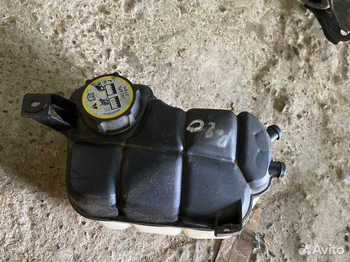 Расширительный бачок Land Rover Freelander 2