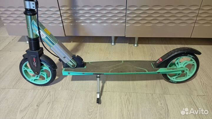 Самокат Roces 175 городской с тормозом