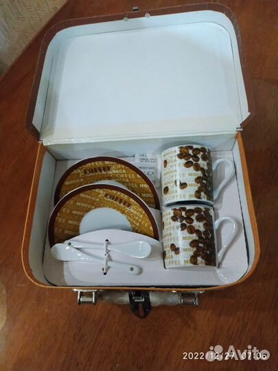 Чайный и кофейный сервизы,стаканы