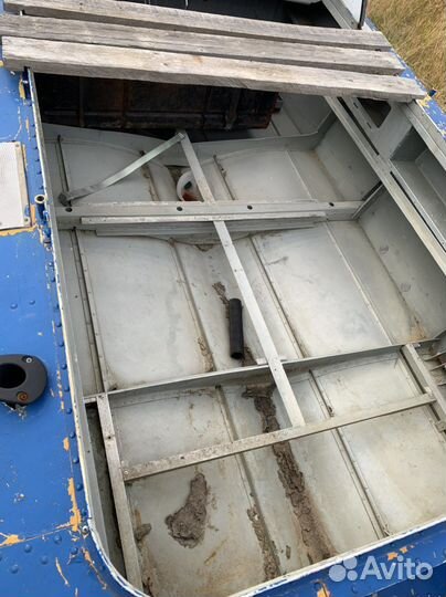 Лодка Прогресс 2-мр