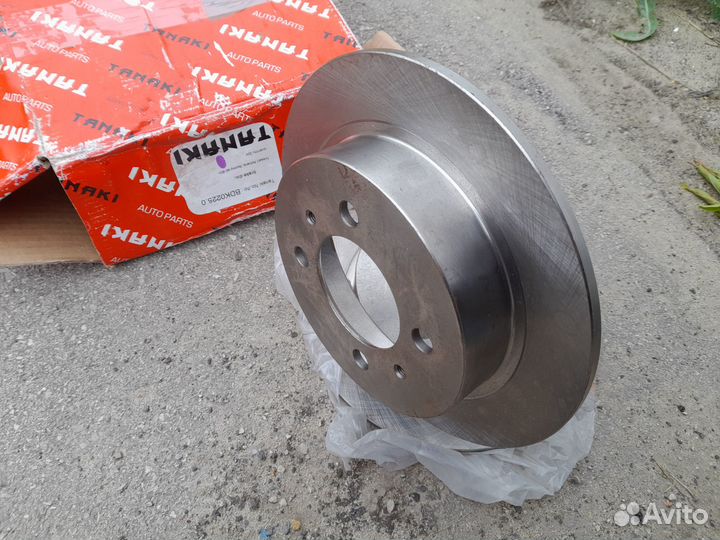 Nissan Almera/Sunny Новые задние тормозные диски