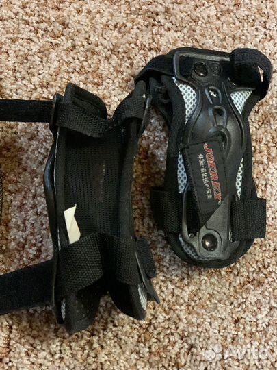 Щитки футбольные детские