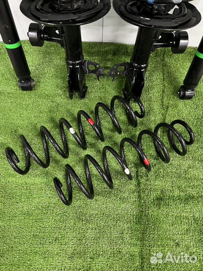 Комплект стоек Toyota Camry axvh70 axvh75