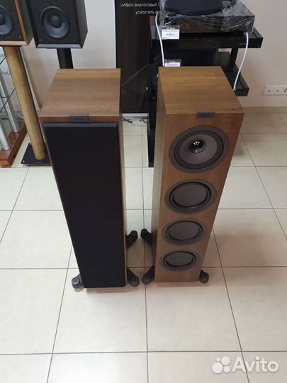 KEF Q750 Walnut