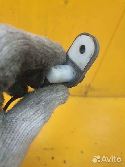 Концевик двери toyota nissan mitsubishi mazda