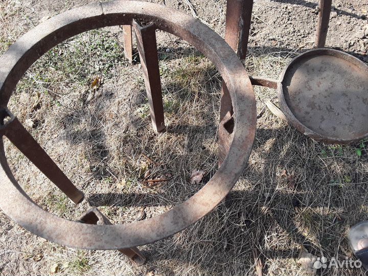 Подставка цветы инструмент прочный советский метал