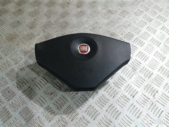 Подушка безопасности в рулевое колесо Fiat Albea