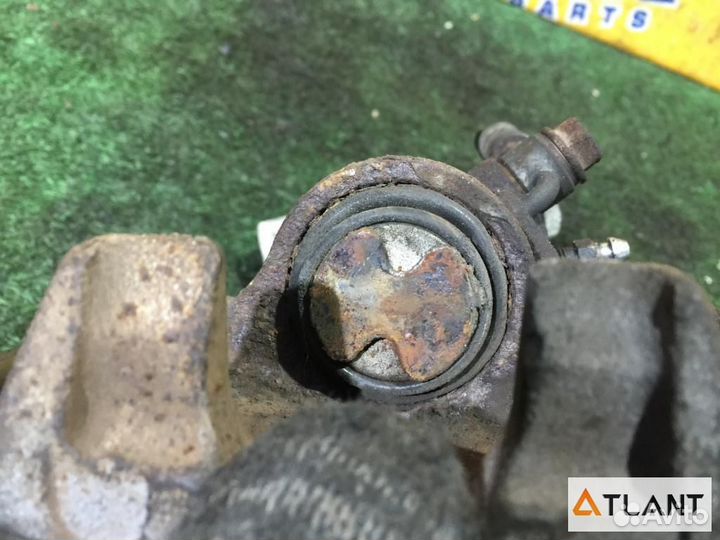 Суппорт задний правый mazda atenza