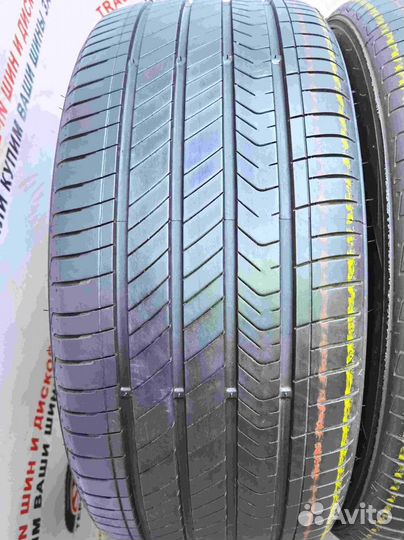 Kumho Majesty 9 Solus TA91 215/55 R17 98W