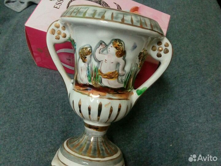 Ваза форфоровая