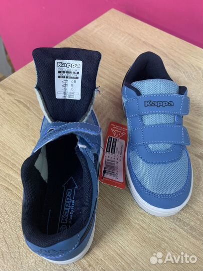 Продам кроссовки детские Kappa