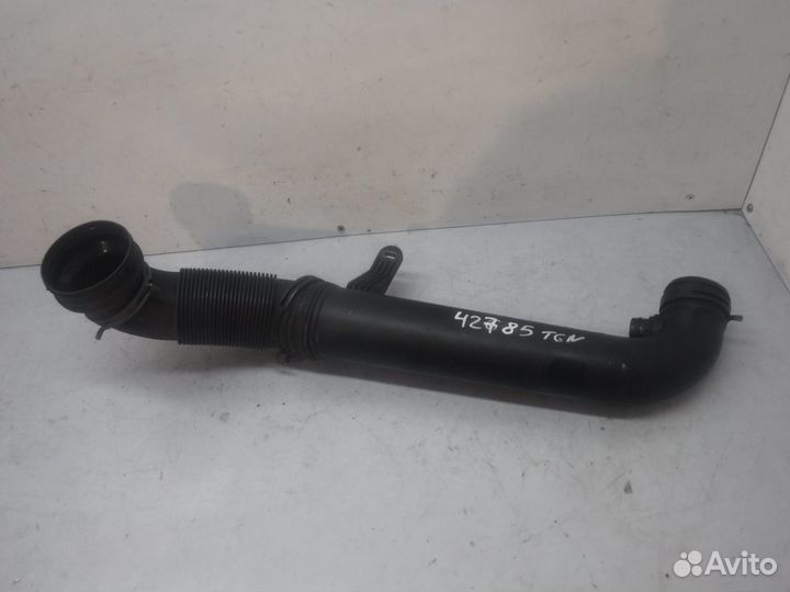 VW Tiguan Патрубок воздушного фильтра 2.0 cawa